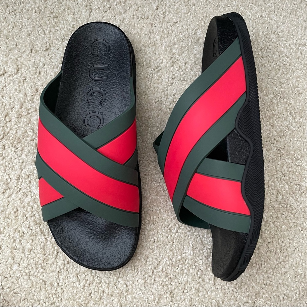 New/Unworn Gucci Black Slides with Red and Green Straps Men’s Size 10.5